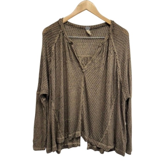 We The Free Knit Oversized Sweater Size XS V Neck Long Sleeve Tan Black Slouchy - Picture 1 of 8